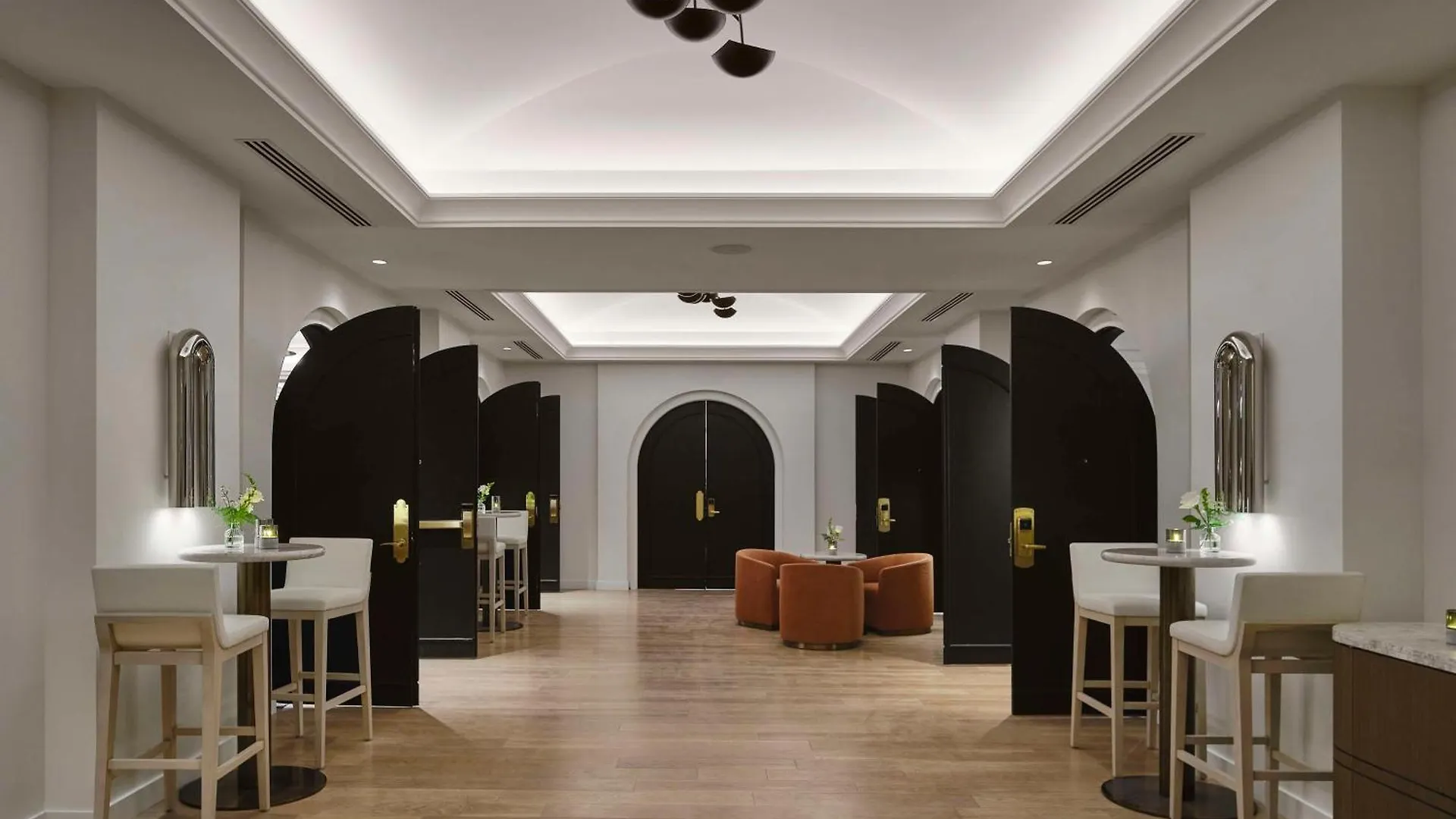 Vogue Hotel Montreal Downtown, Curio Collection By Hilton