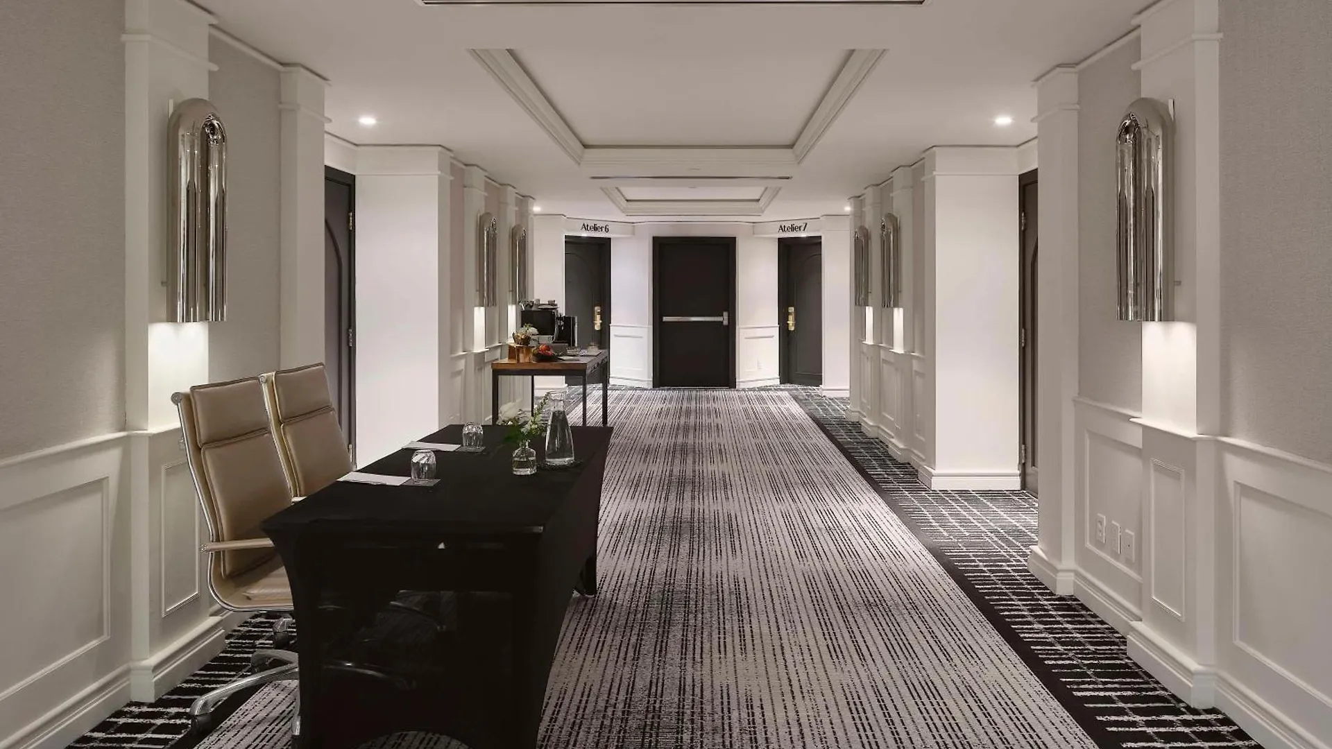 *****  Vogue Hotel Montreal Downtown, Curio Collection By Hilton Canada
