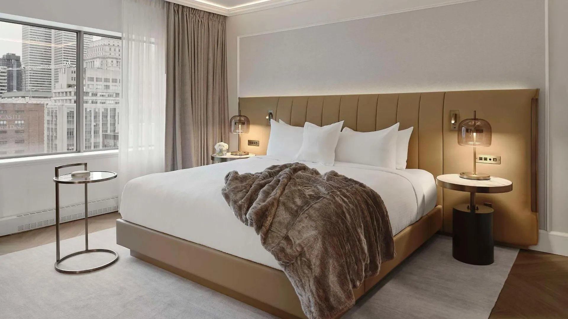 Vogue Hotel Montreal Downtown, Curio Collection By Hilton Canada