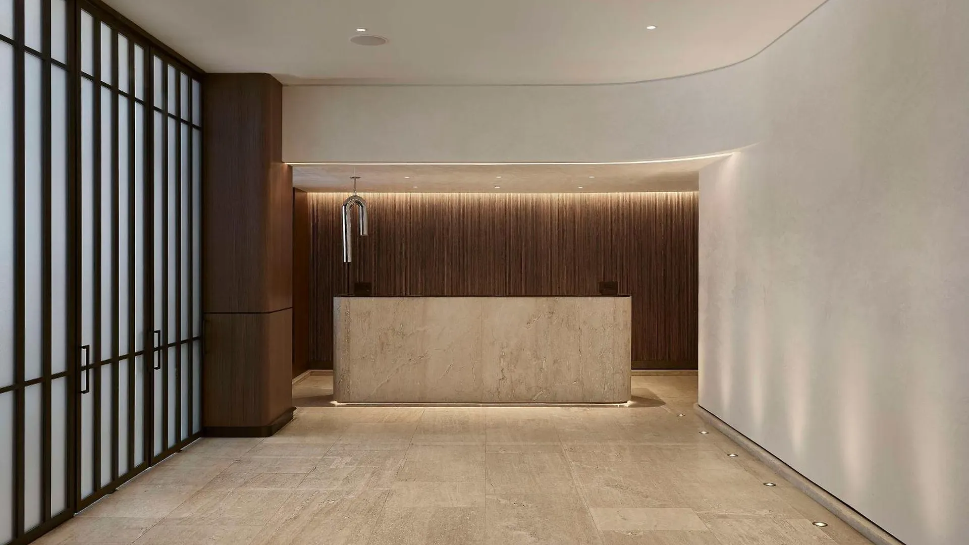 Vogue Hotel Montreal Downtown, Curio Collection By Hilton