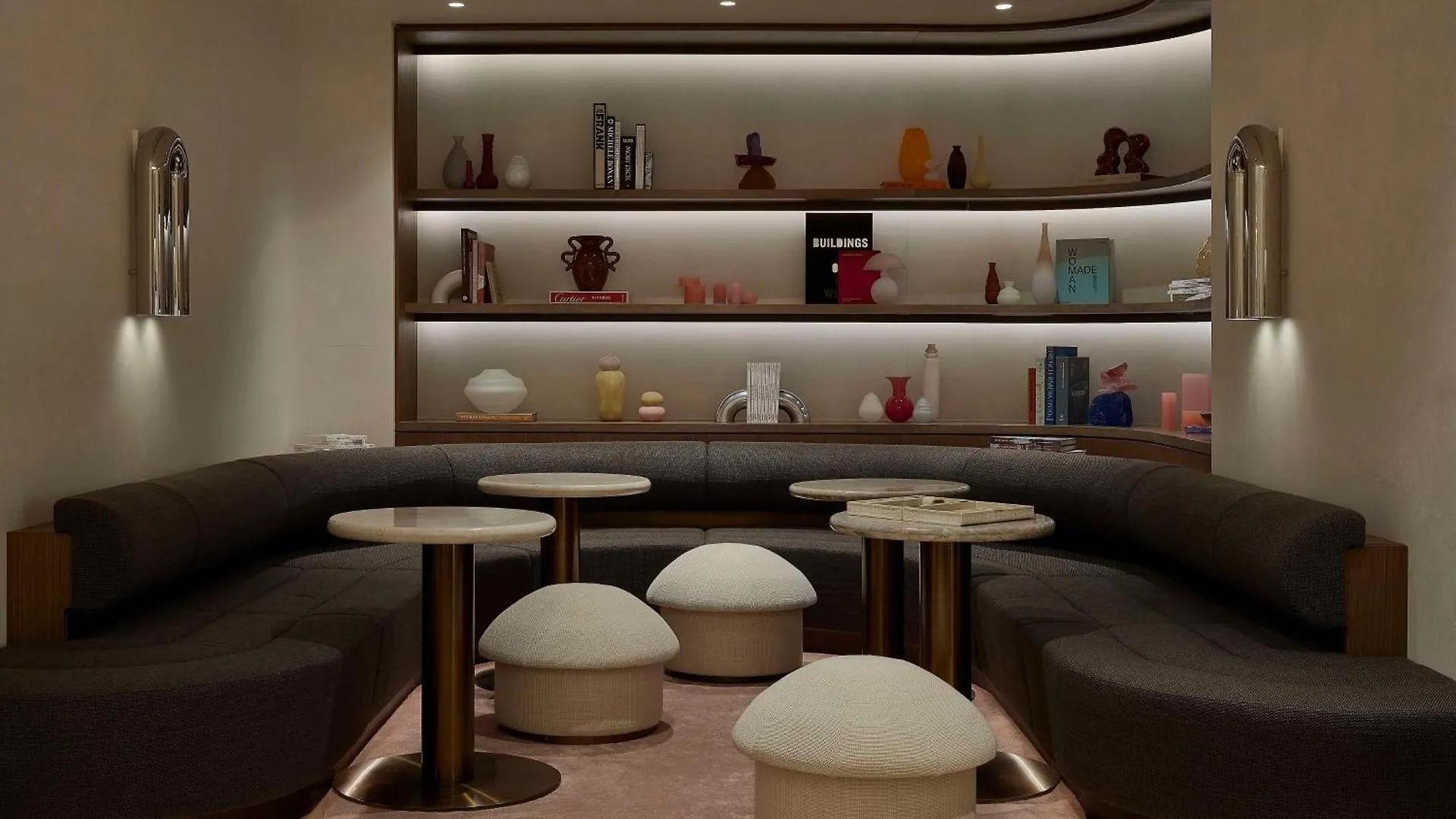 Vogue Hotel Montreal Downtown, Curio Collection By Hilton