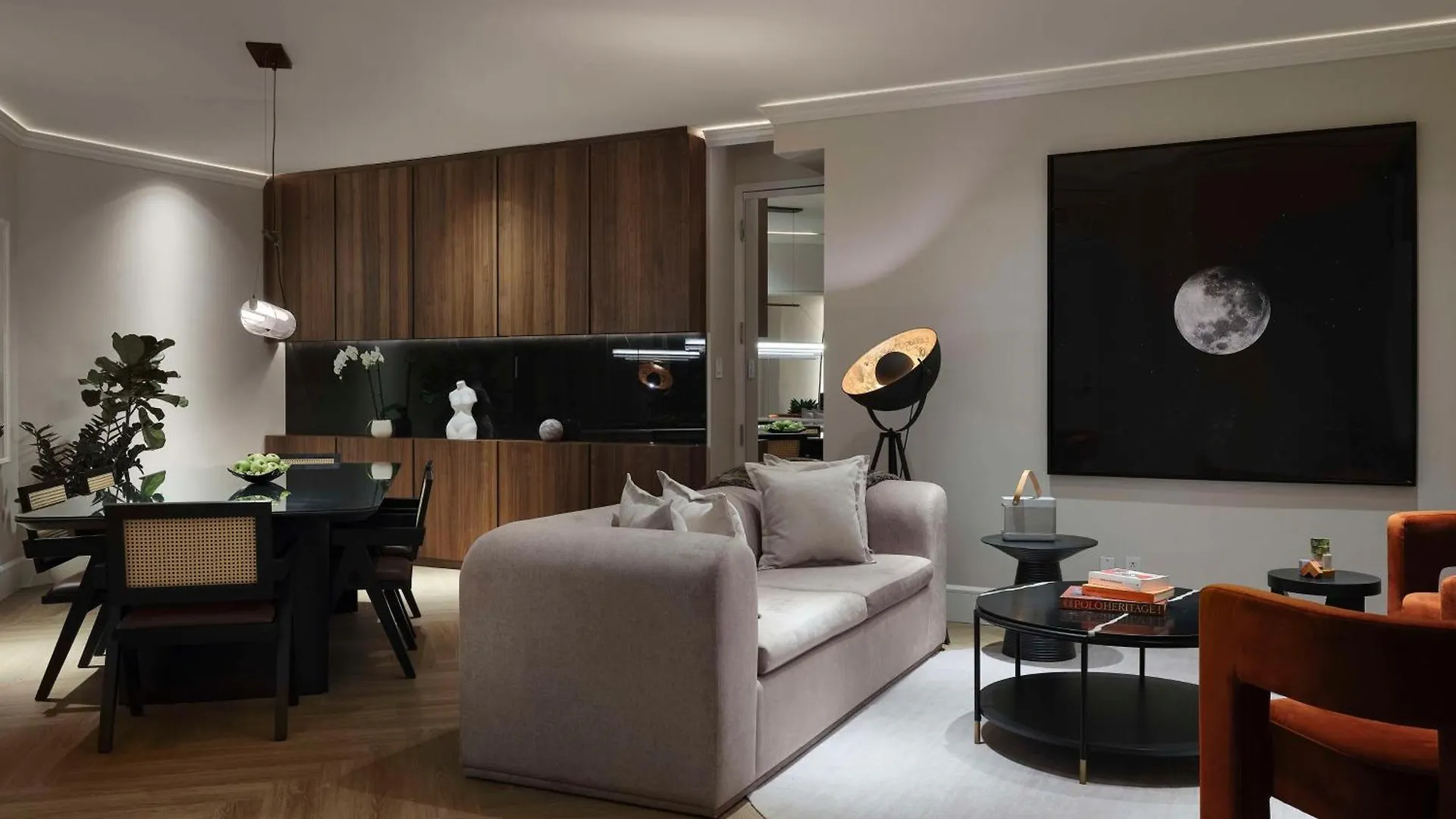 Vogue Hotel Montreal Downtown, Curio Collection By Hilton