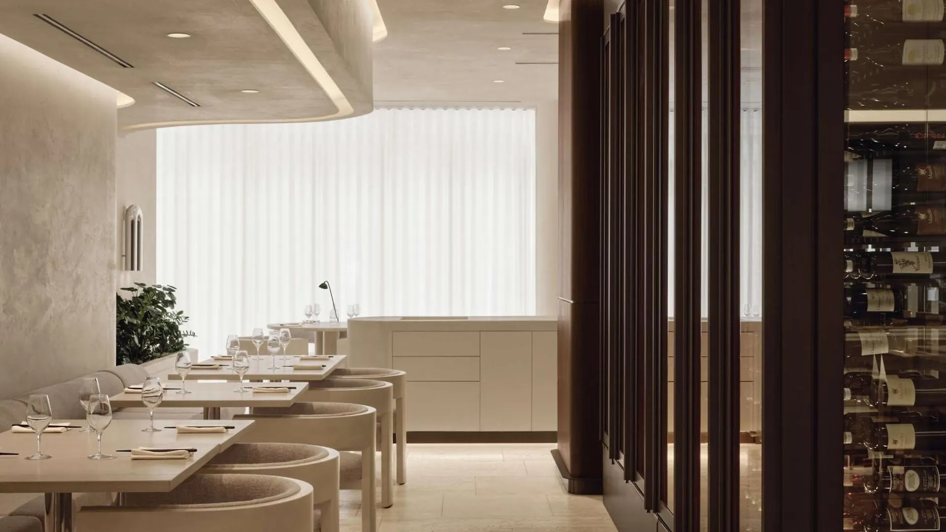 Vogue Hotel Montreal Downtown, Curio Collection By Hilton